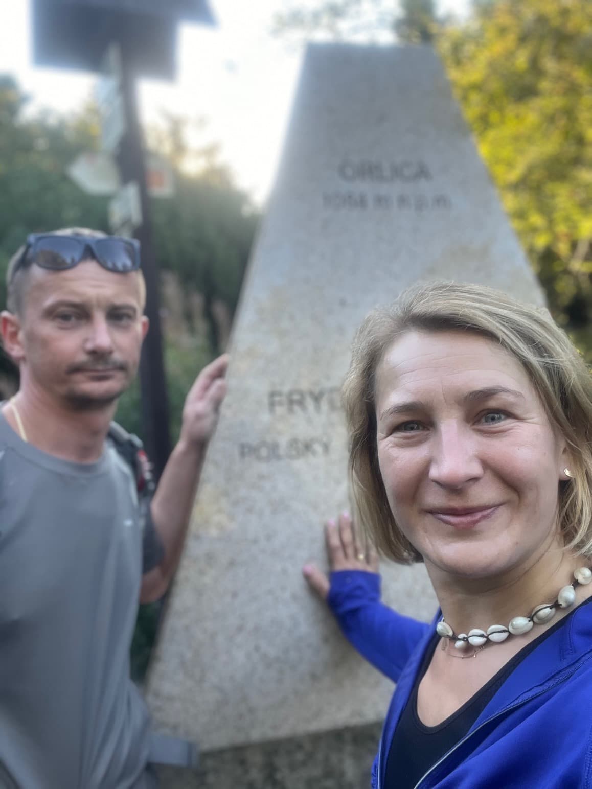 Szczyt Orlica w Górach Orlickich — obelisk graniczny