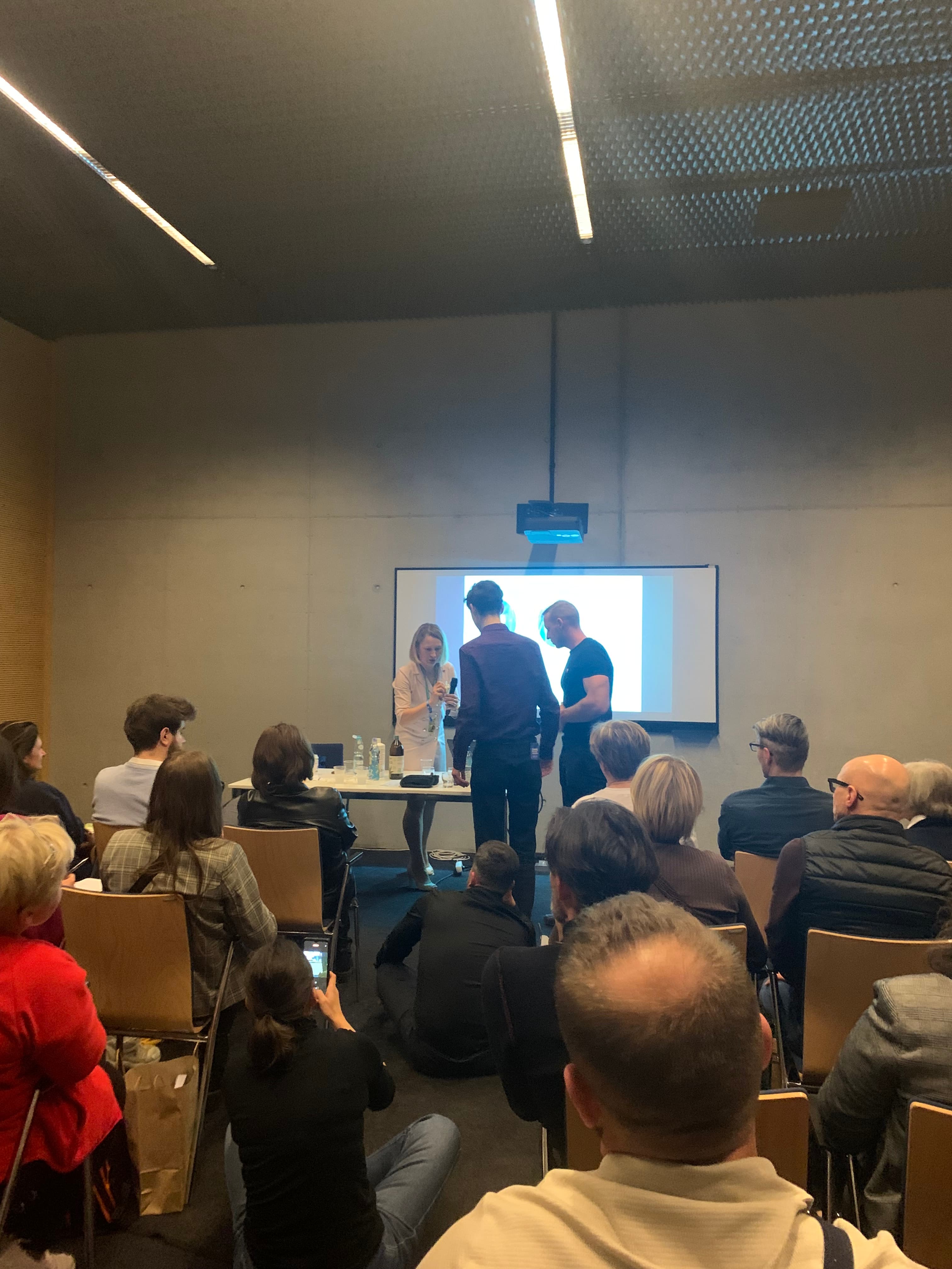 Aleksandra Kost podczas wykładu o biohackingu na III Festiwalu Zdrowia w Katowicach